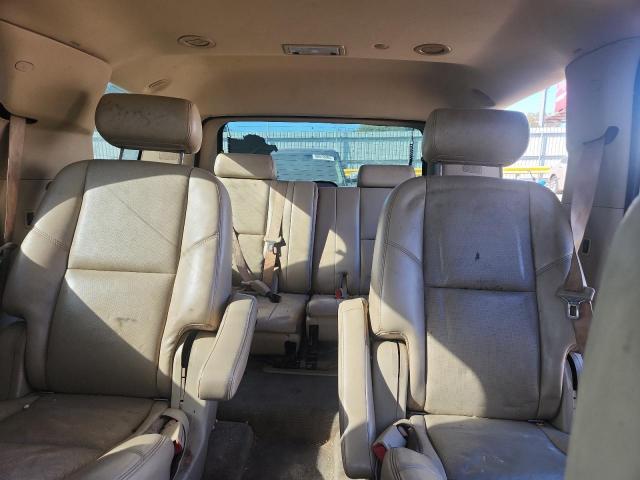 GMC Yukon Denali Image 4