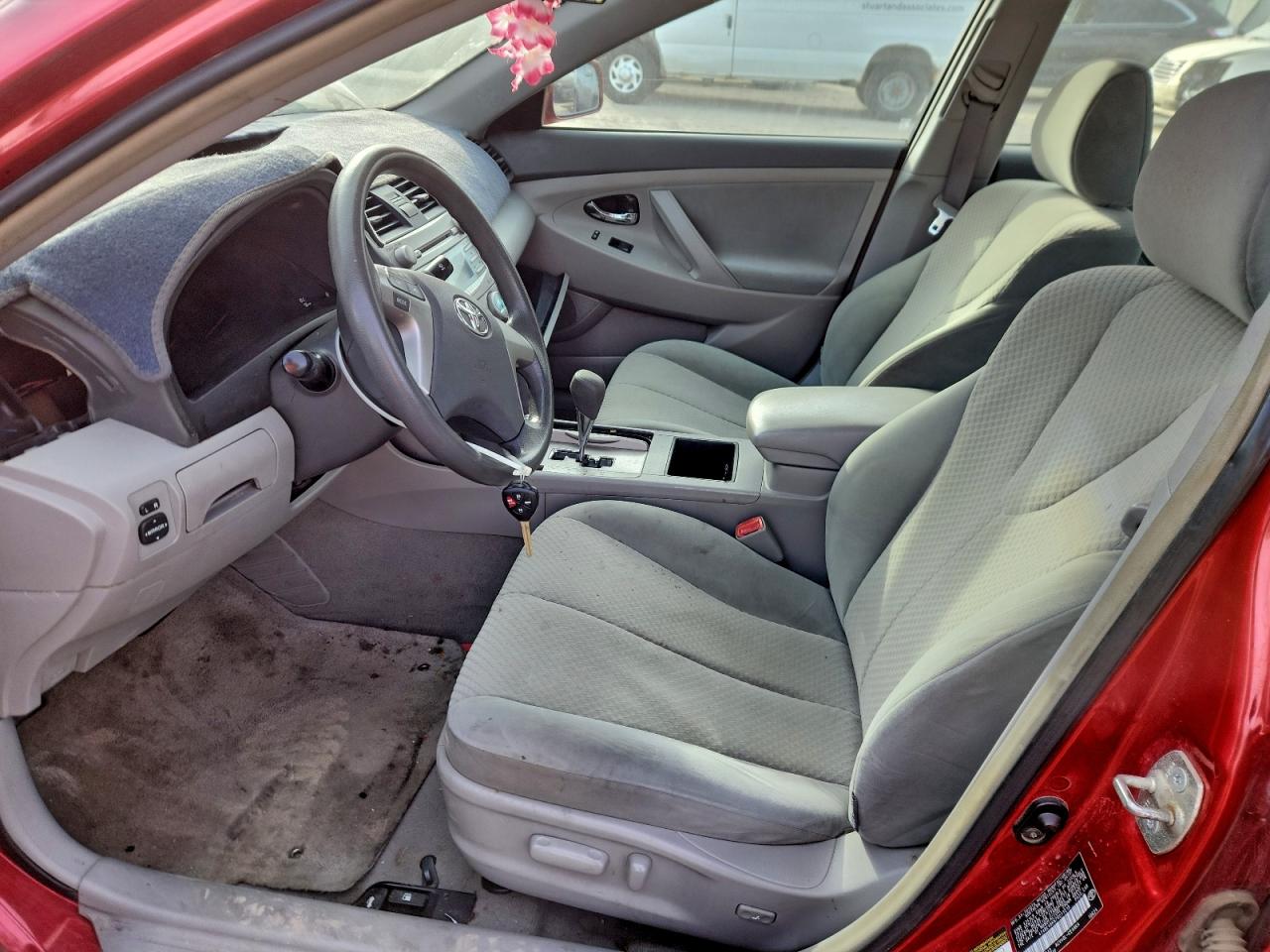 Toyota Camry Ce Image 9