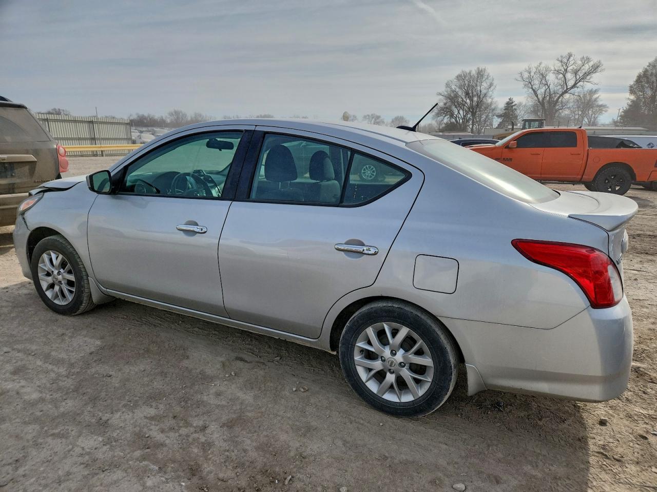 Nissan Versa S Image 3