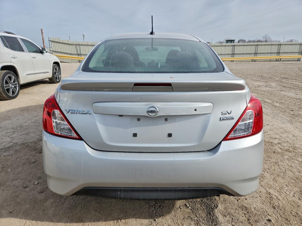 Nissan Versa S Image 10