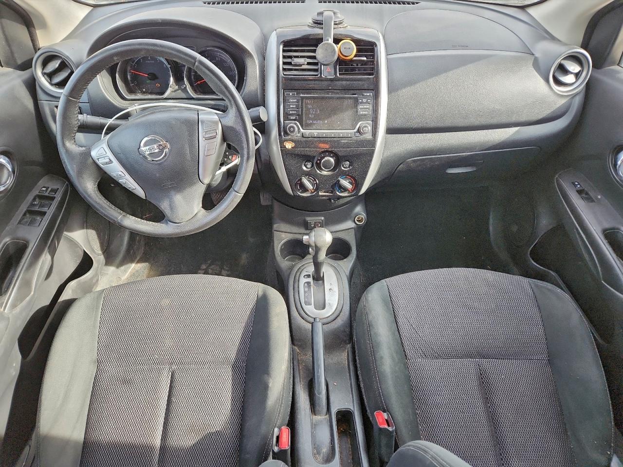 Nissan Versa S Image 11