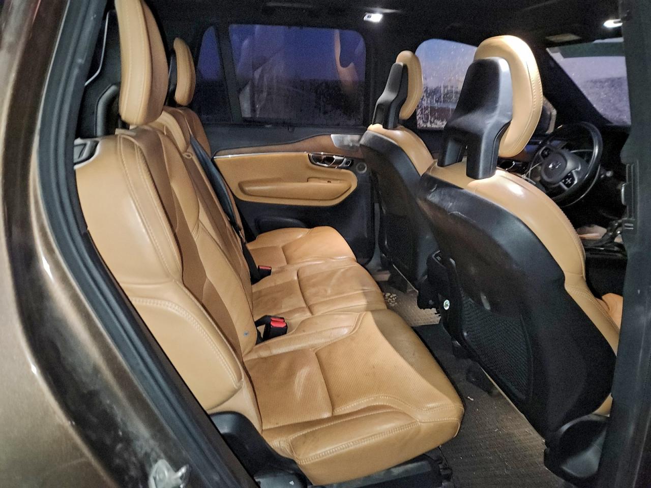 Volvo XC90 T6 Image 10