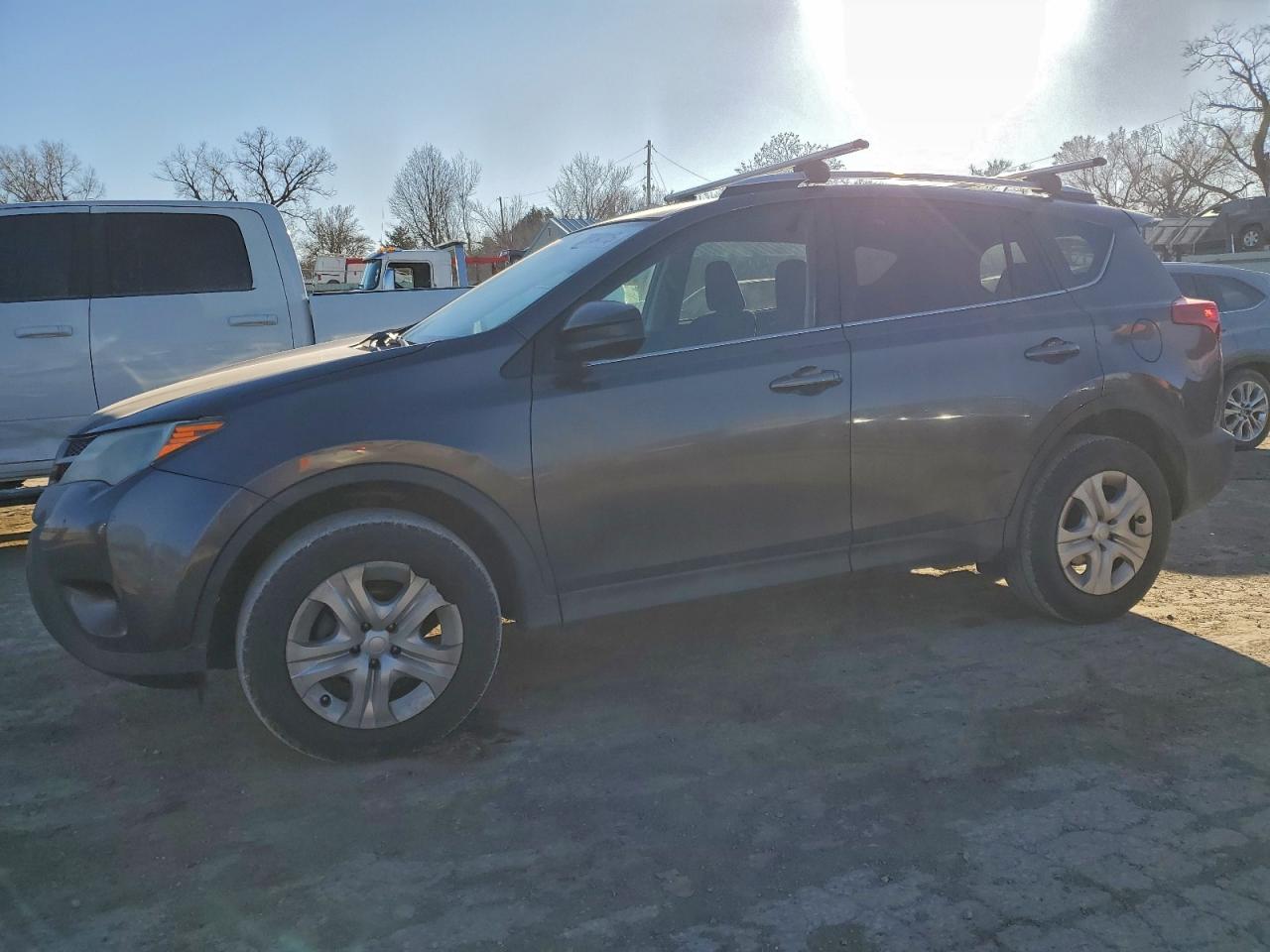 Toyota RAV4 Le Image 1