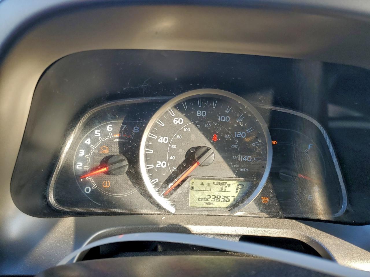 Toyota RAV4 Le Image 11