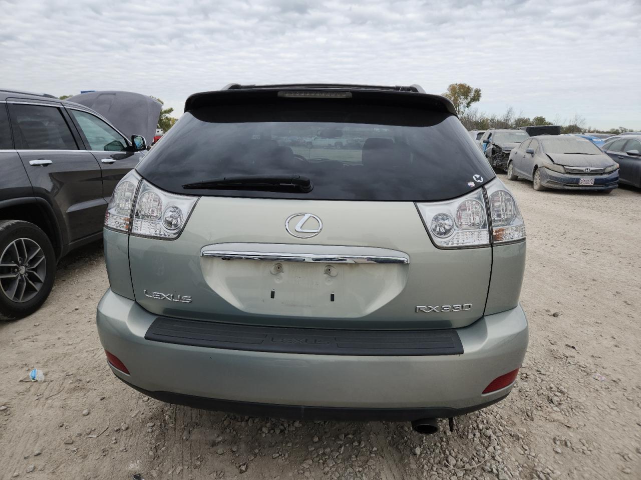 Lexus RX 330 Image 13