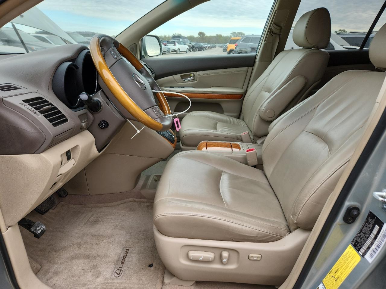 Lexus RX 330 Image 6