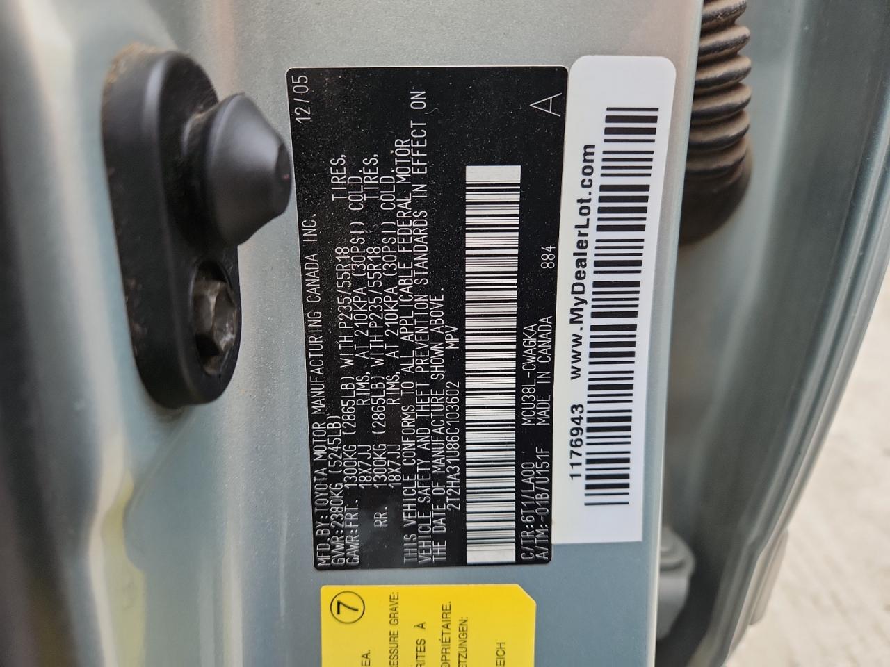 Lexus RX 330 Image 12