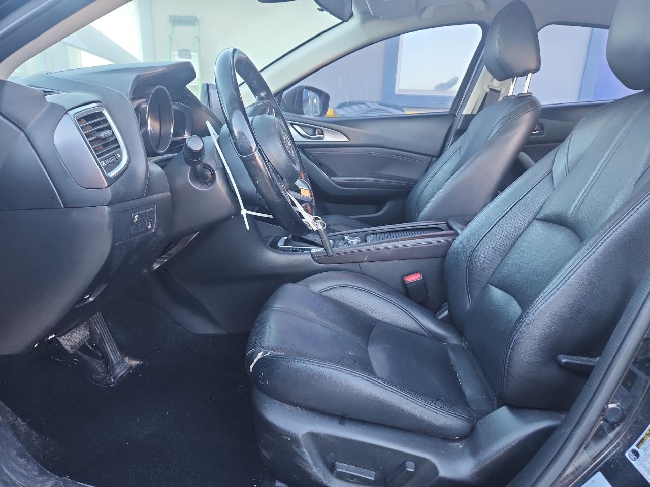 Mazda 3 Grand Touring Image 6