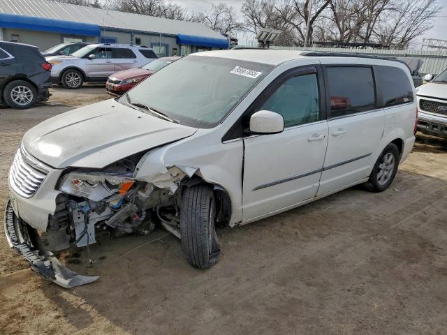 Salvage Chrysler Minivan
