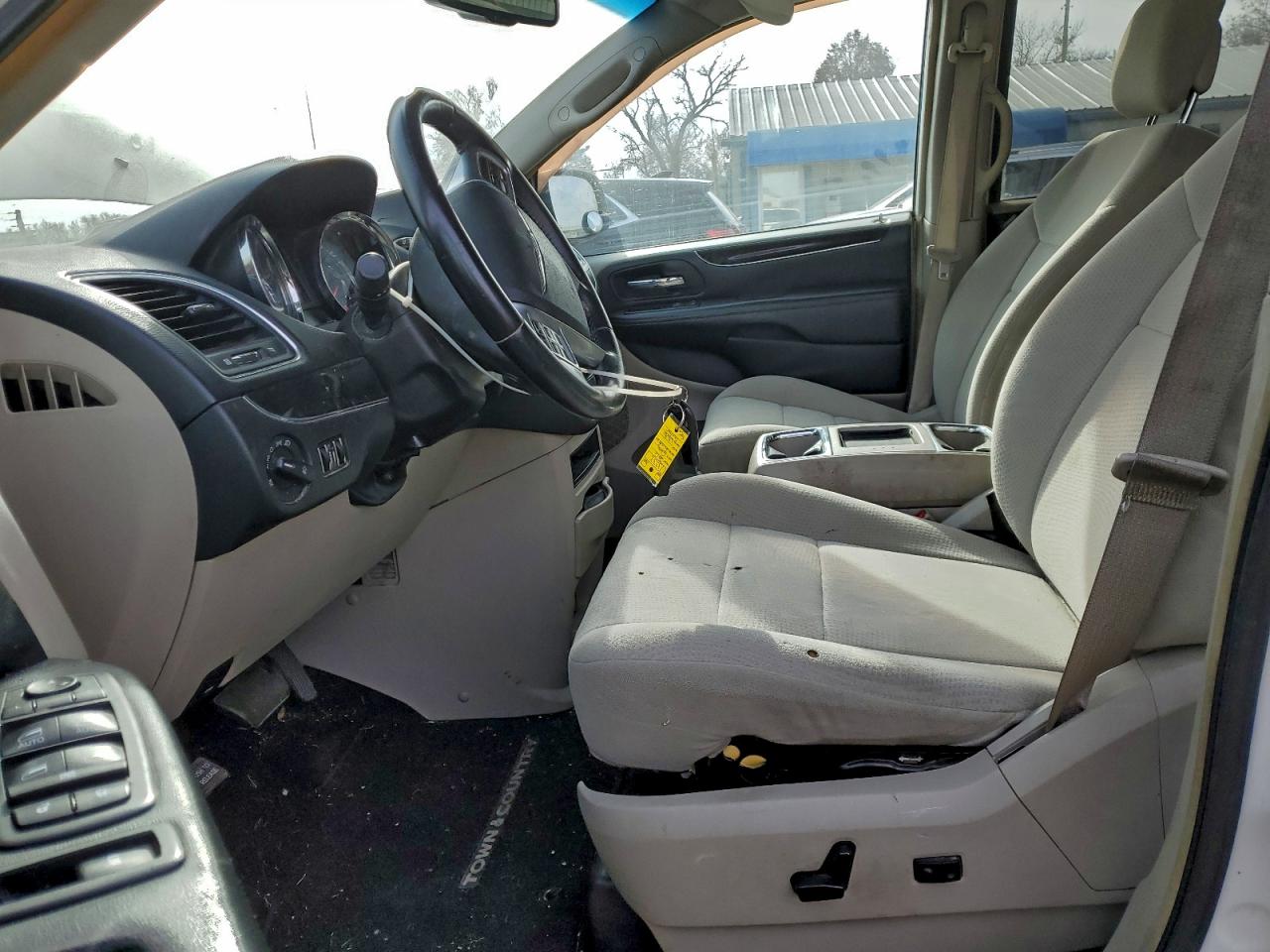 Chrysler Minivan Touring Image 5