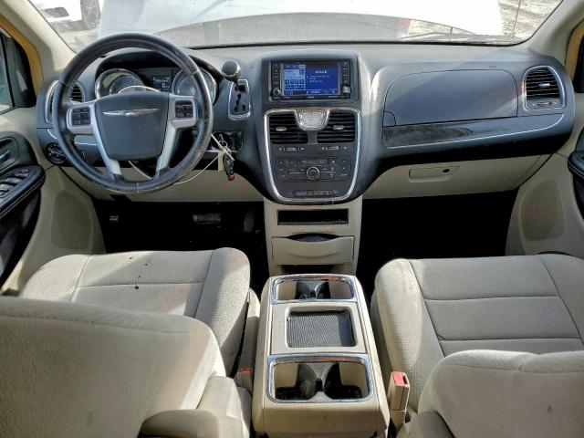 Chrysler Minivan Touring Image 8