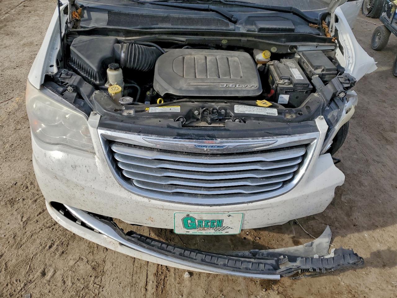 Chrysler Minivan Touring Image 12