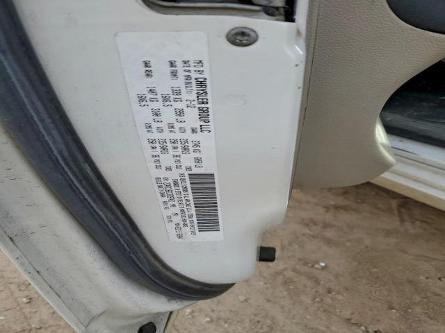 Chrysler Minivan Touring Image 11