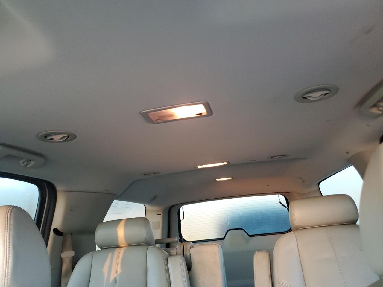 GMC Yukon K1500 Image 8