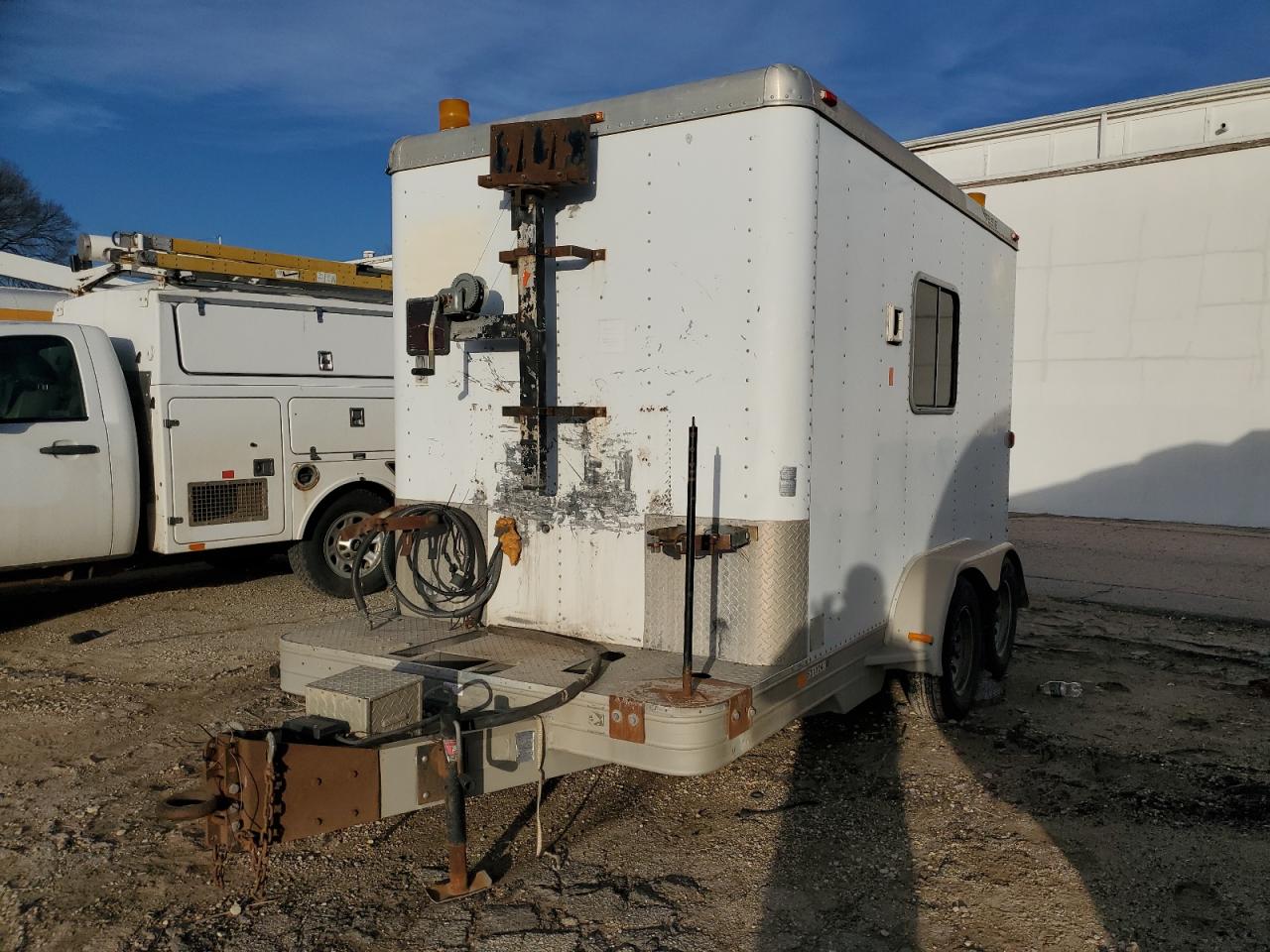 Featherlite Mfg Inc Pneumatic Image 4