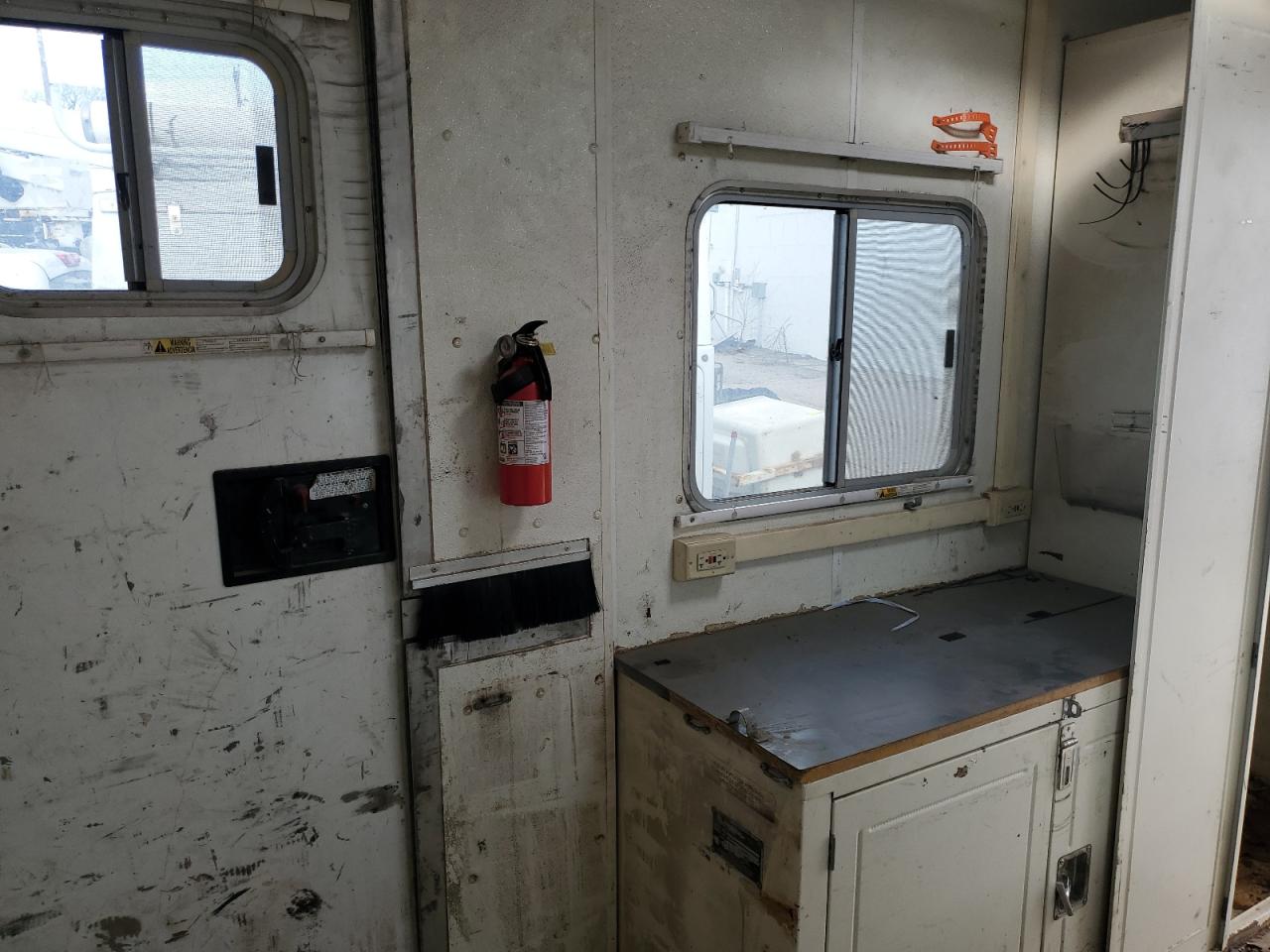 Featherlite Mfg Inc Pneumatic Image 10