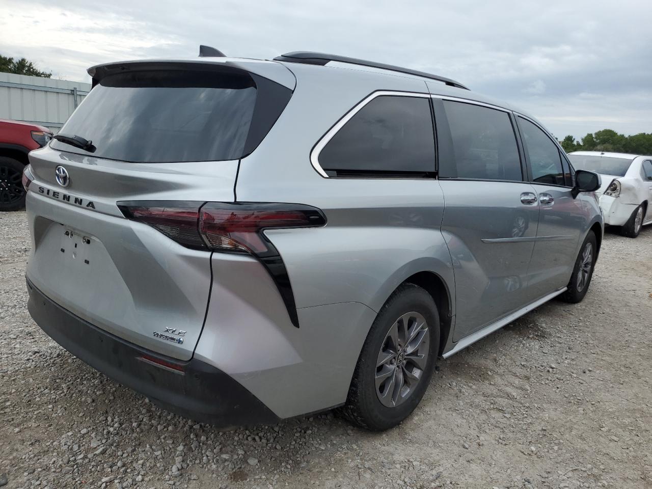 Toyota Sienna Xle Image 7