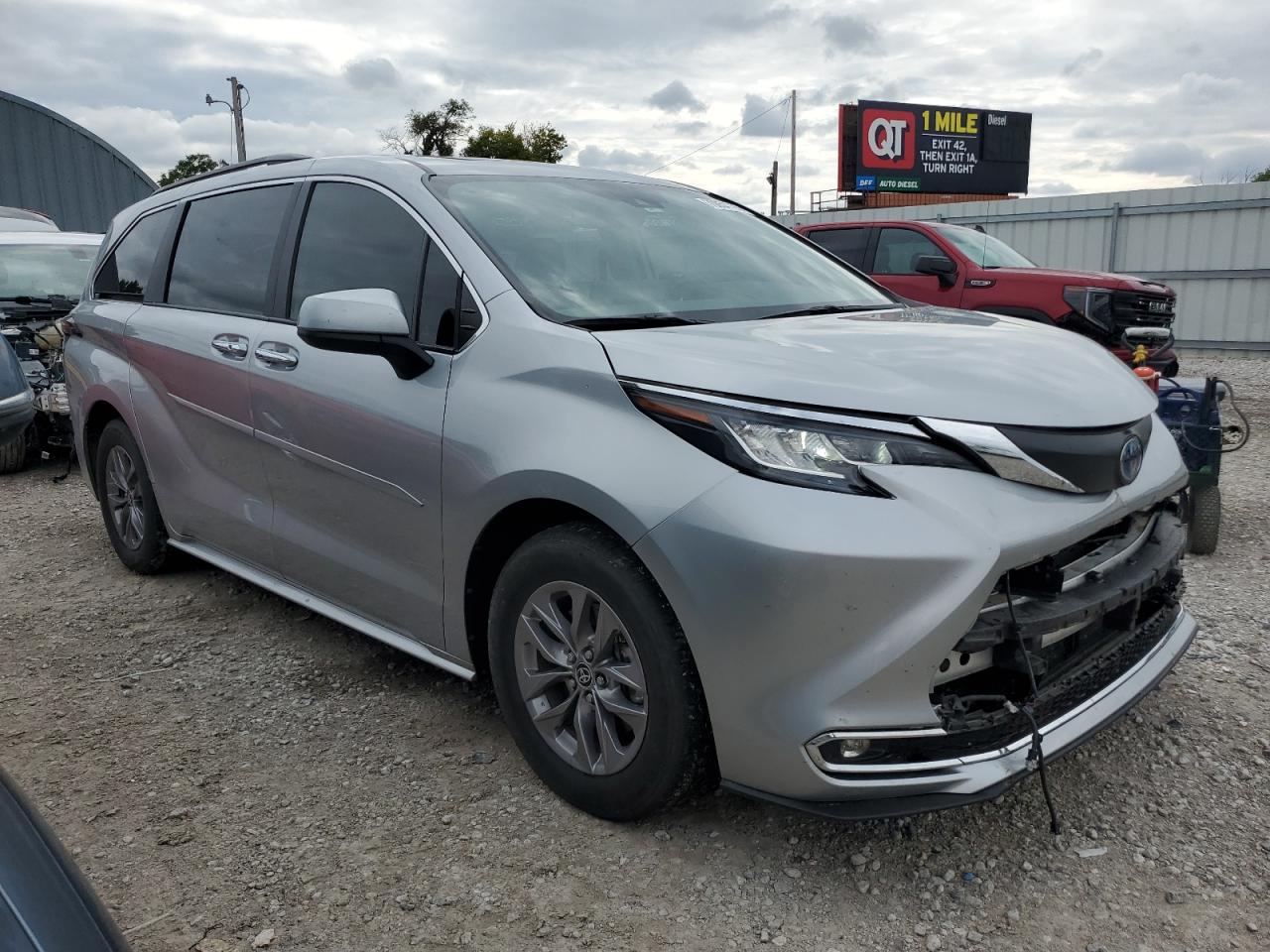 Toyota Sienna Xle Image 5