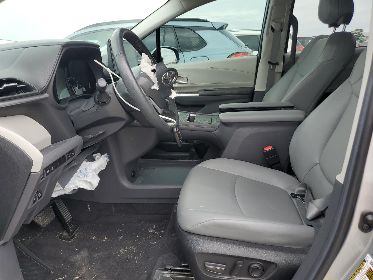 Toyota Sienna Xle Image 12