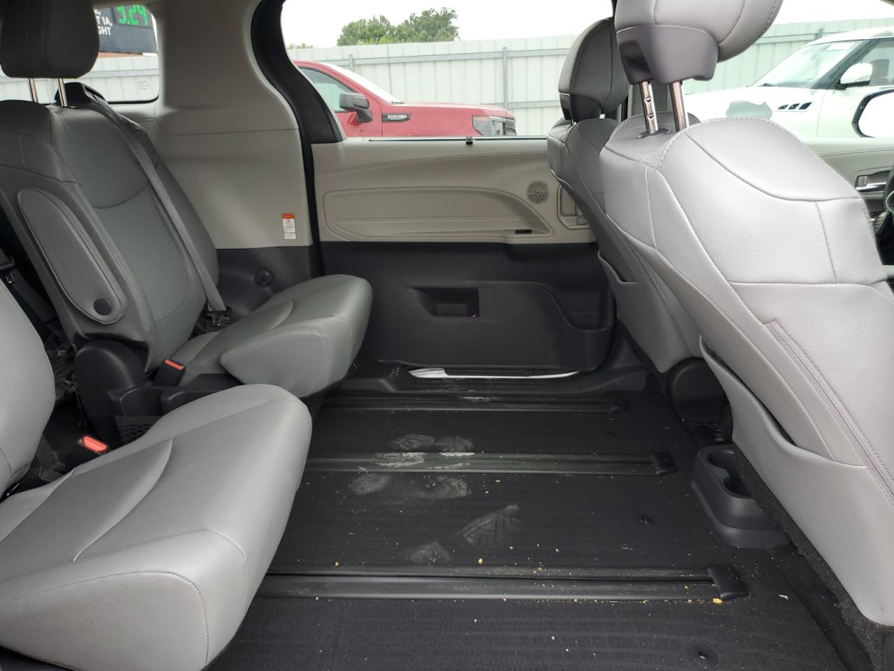 Toyota Sienna Xle Image 10