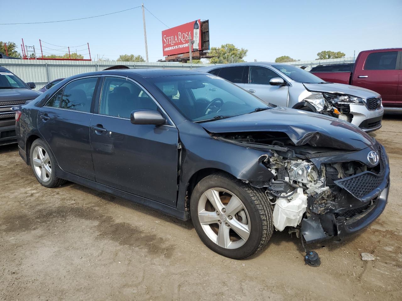 Toyota Camry Se Image 12