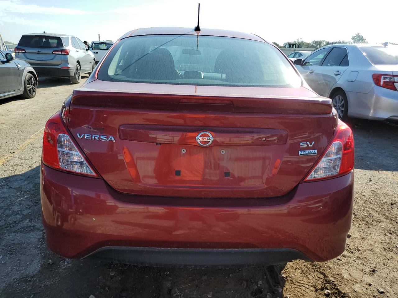 Nissan Versa S Image 12