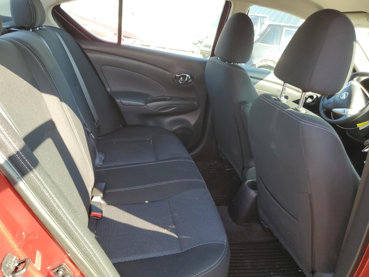 Nissan Versa S Image 3