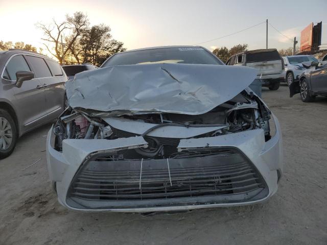 Toyota Corolla Le Image 3