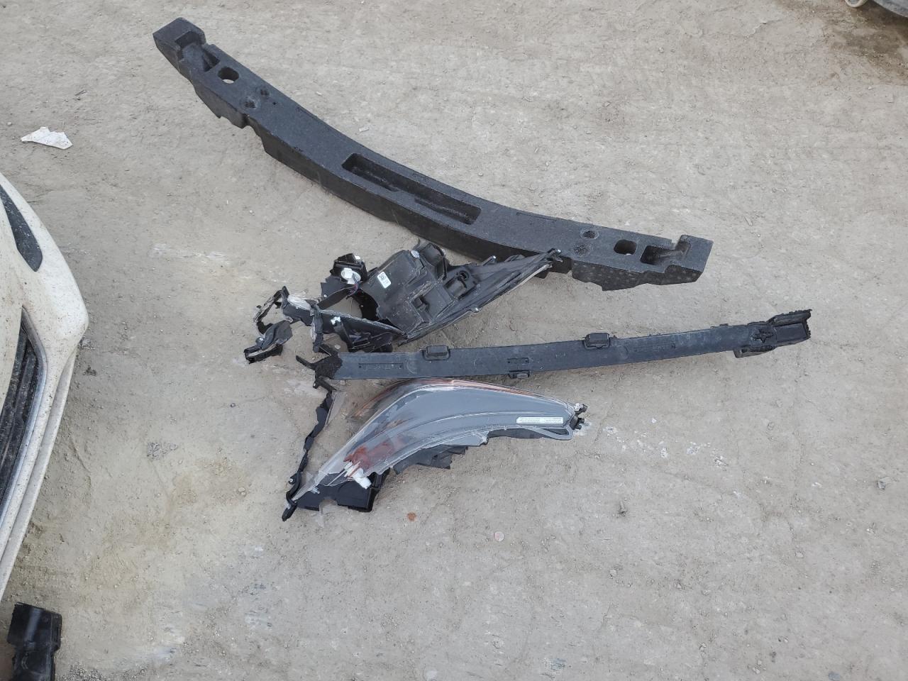 Toyota Corolla Le Image 8