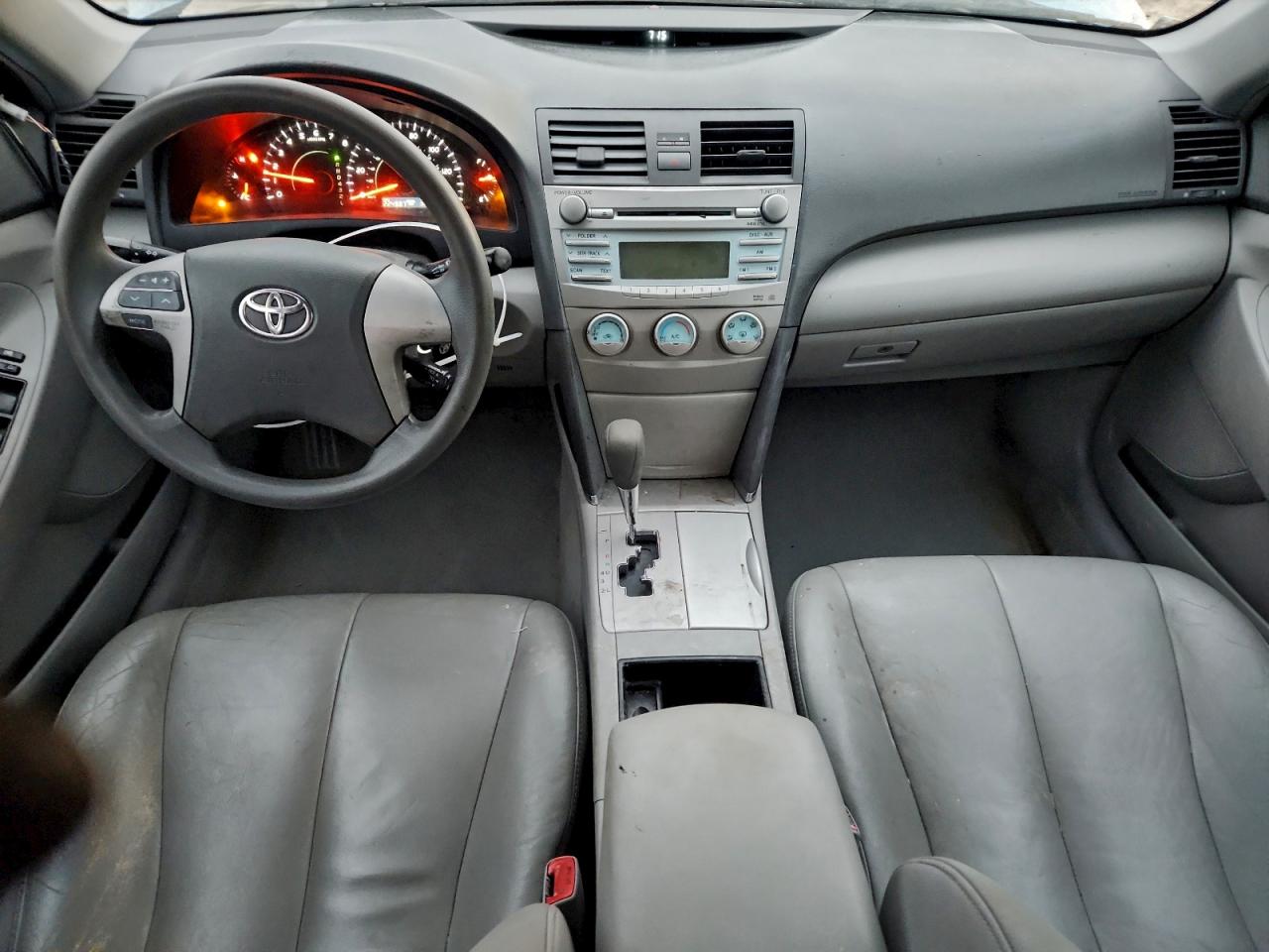Toyota Camry Ce Image 7