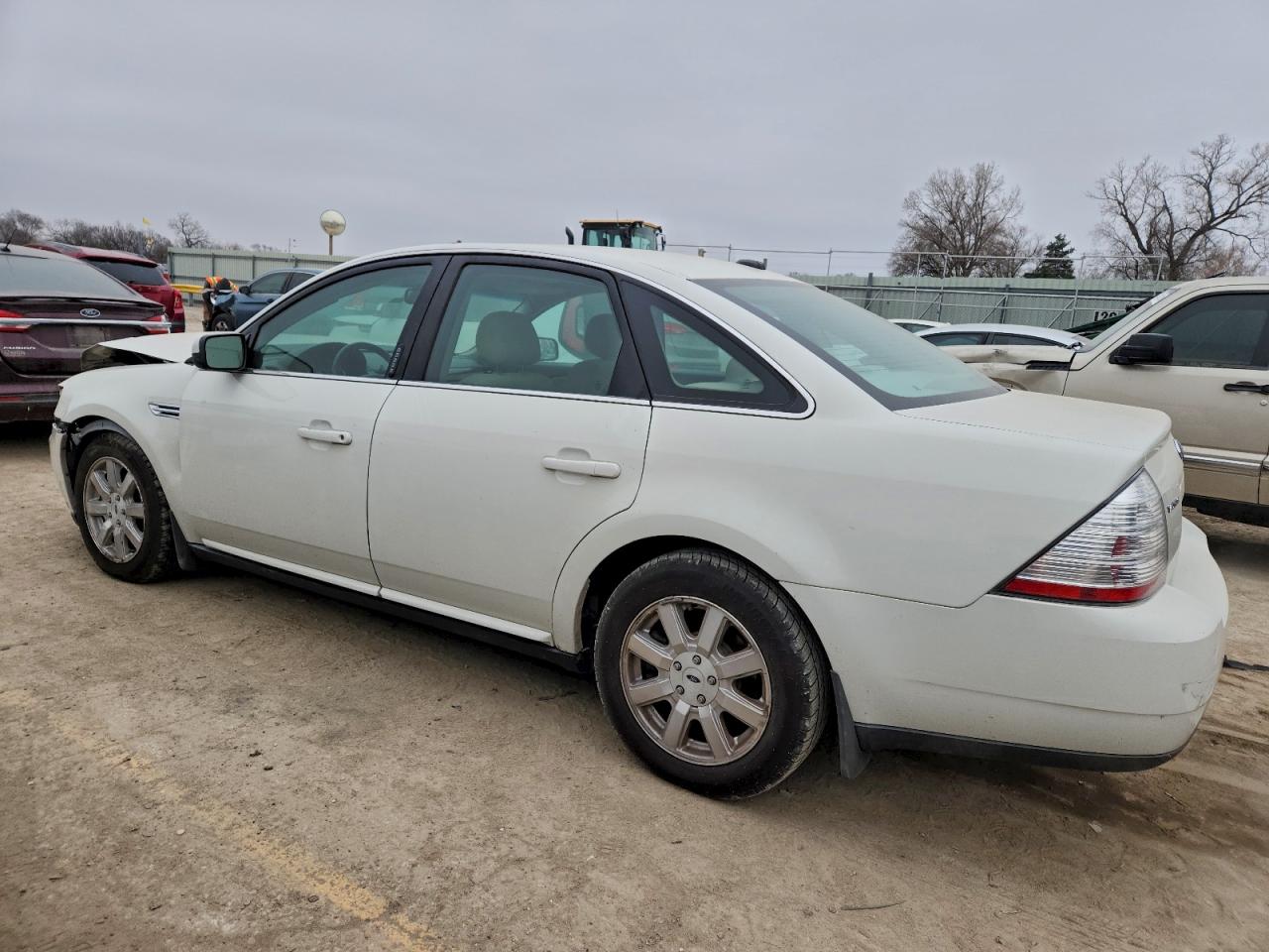 Ford Taurus Se Image 9
