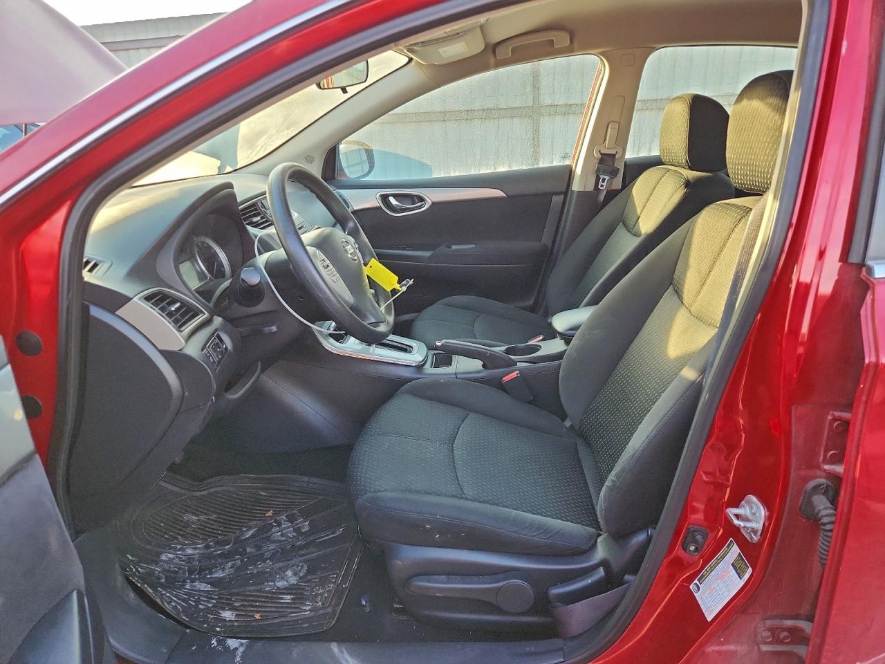 Nissan Sentra S Image 2