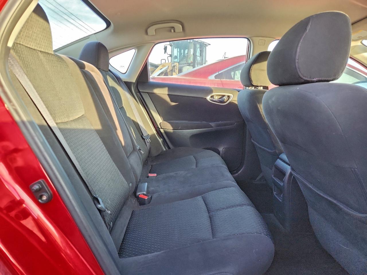 Nissan Sentra S Image 6