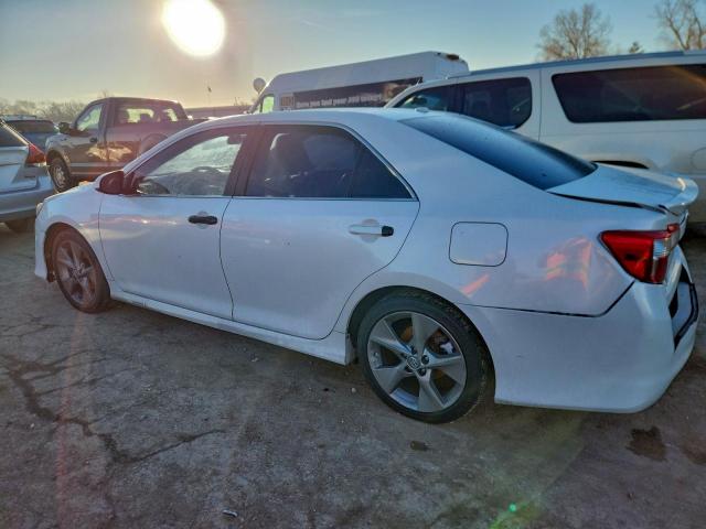 Toyota Camry Base Image 2