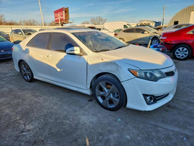 Toyota Camry Base Image 5