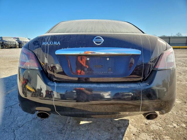 Nissan Maxima S Image 8