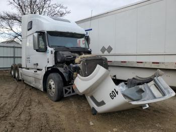  Salvage Volvo Vn