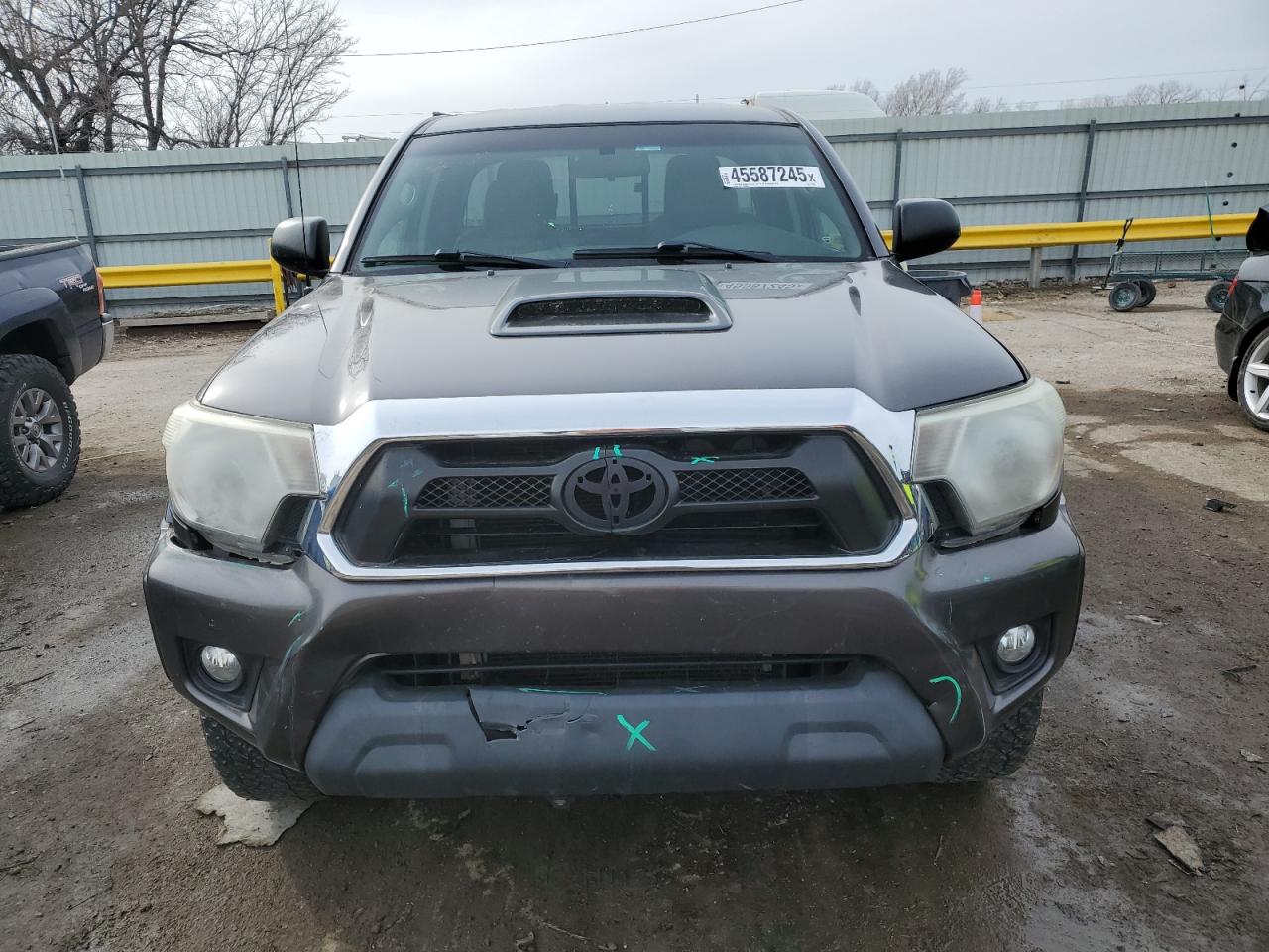 Toyota Tacoma Access Cab Image 7