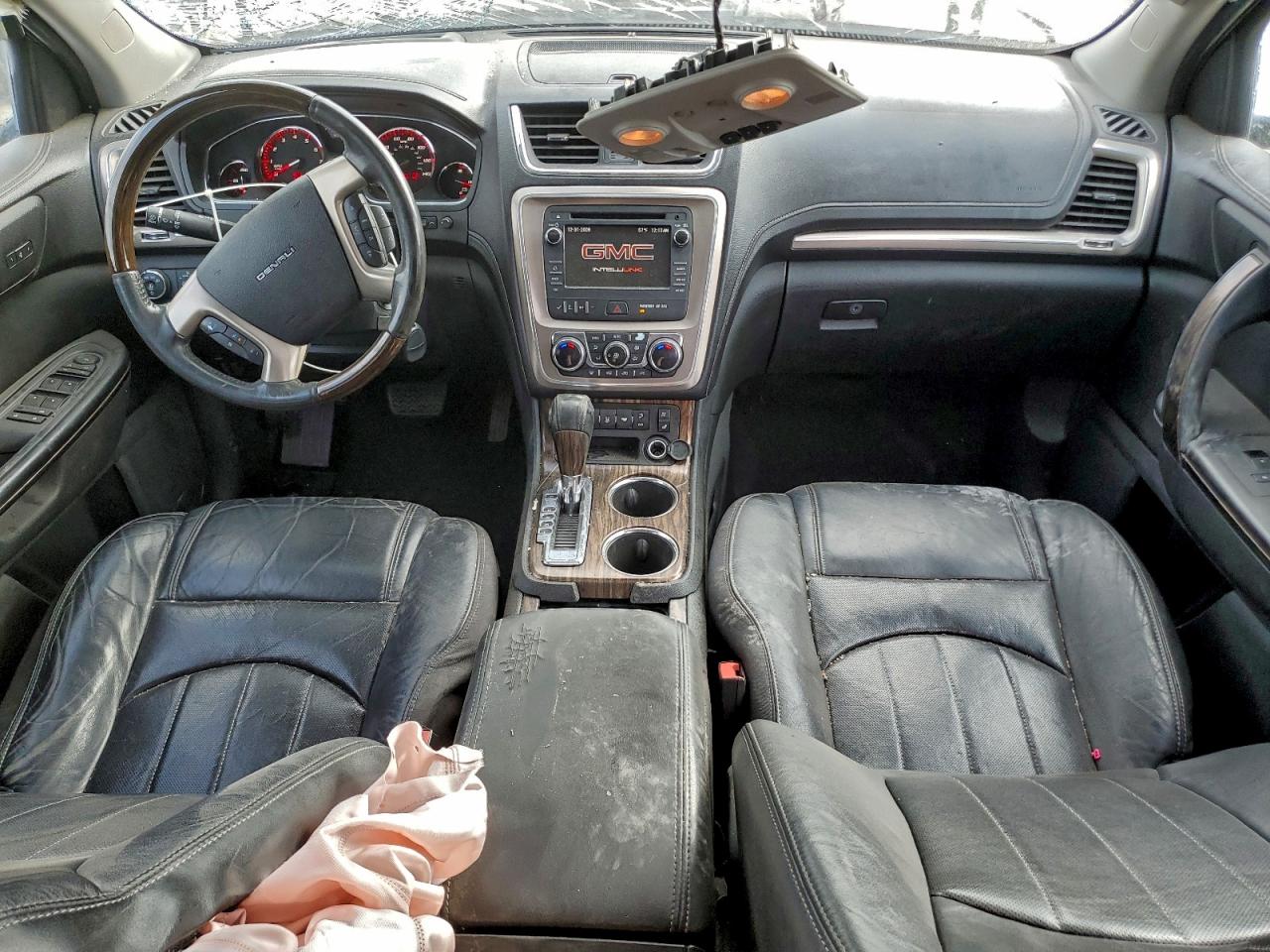 GMC Acadia Denali Image 7