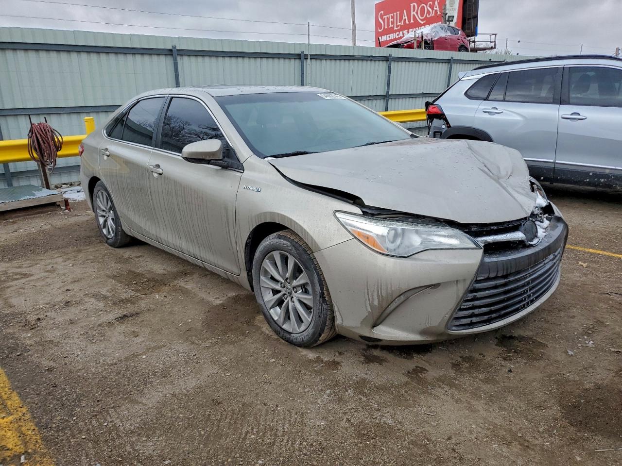 Toyota Camry Hybrid Image 3