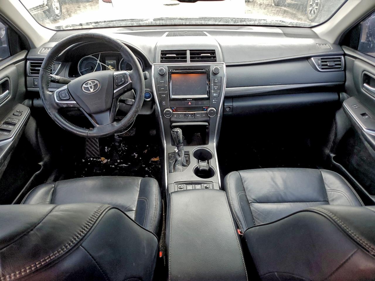 Toyota Camry Hybrid Image 8