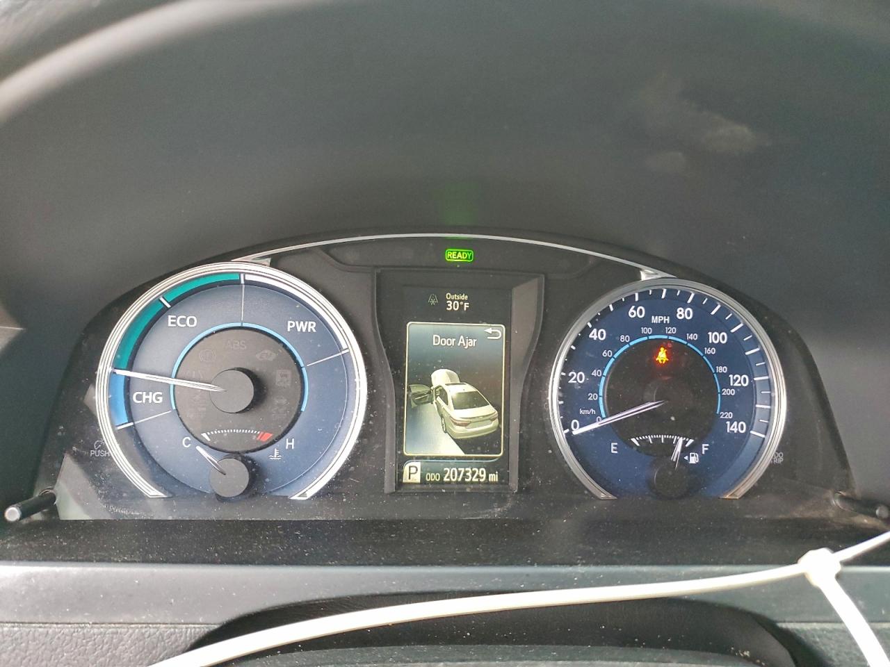 Toyota Camry Hybrid Image 4