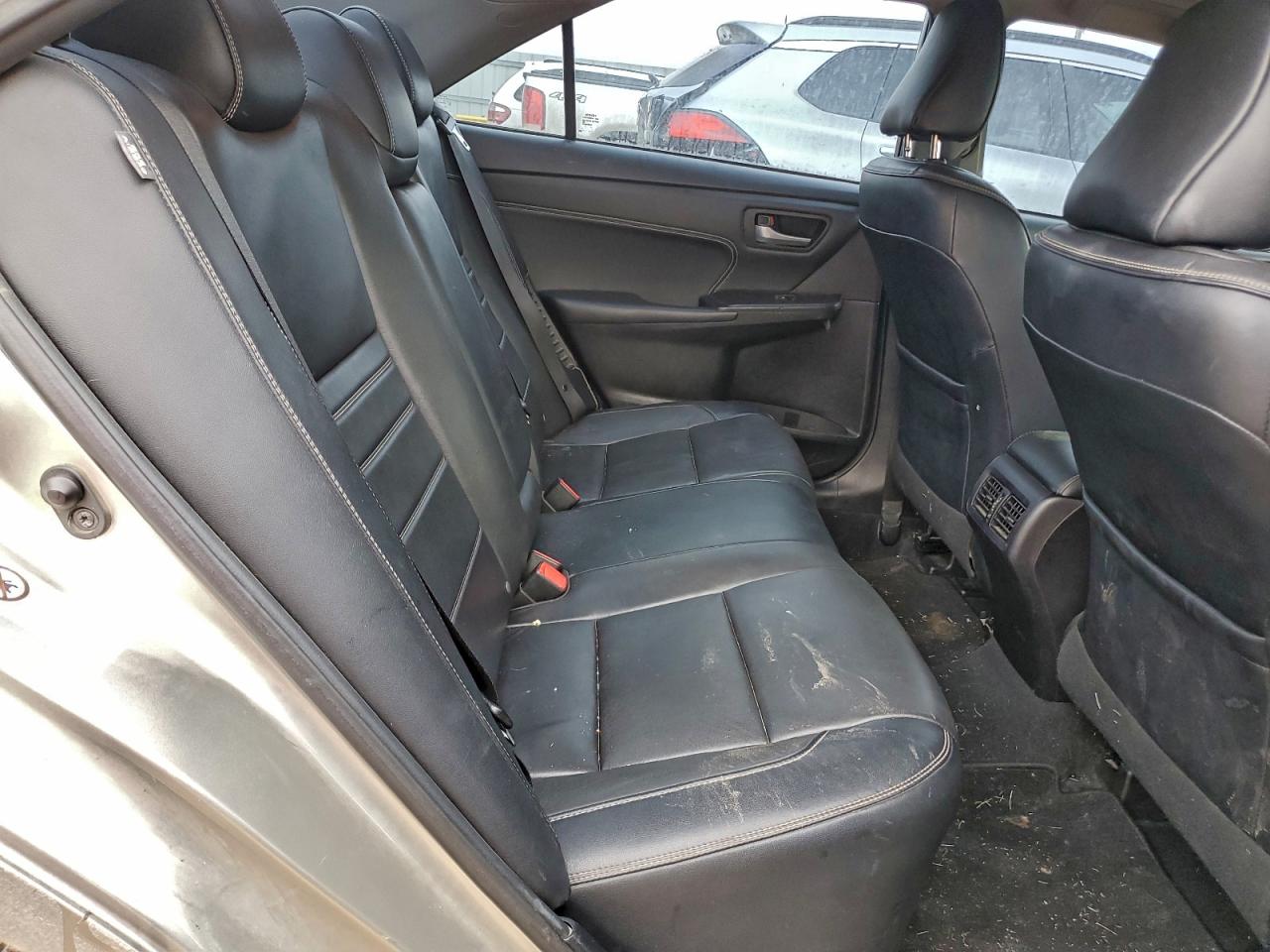 Toyota Camry Hybrid Image 2