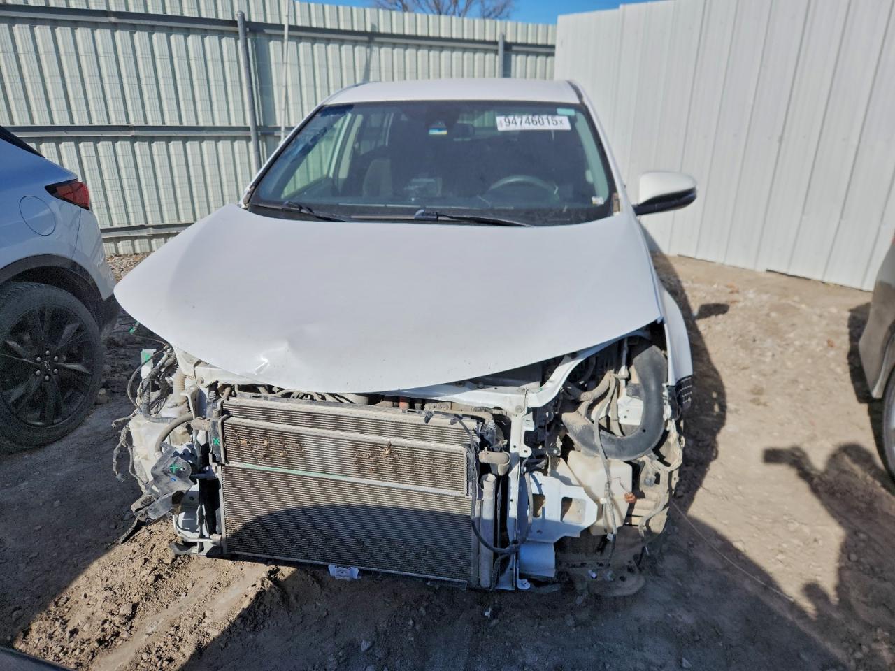 Toyota RAV4 Le Image 4