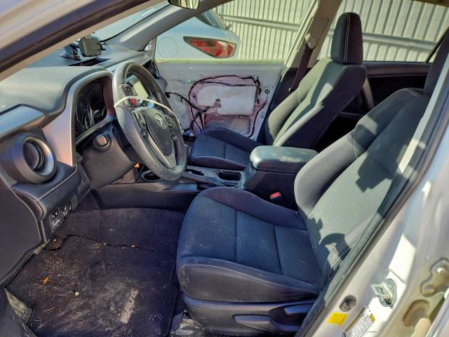 Toyota RAV4 Le Image 12