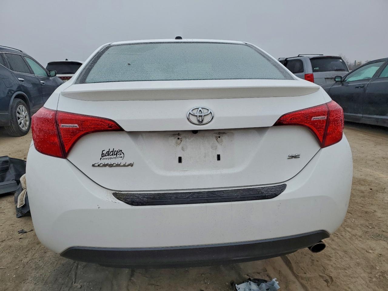 Toyota Corolla L Image 2