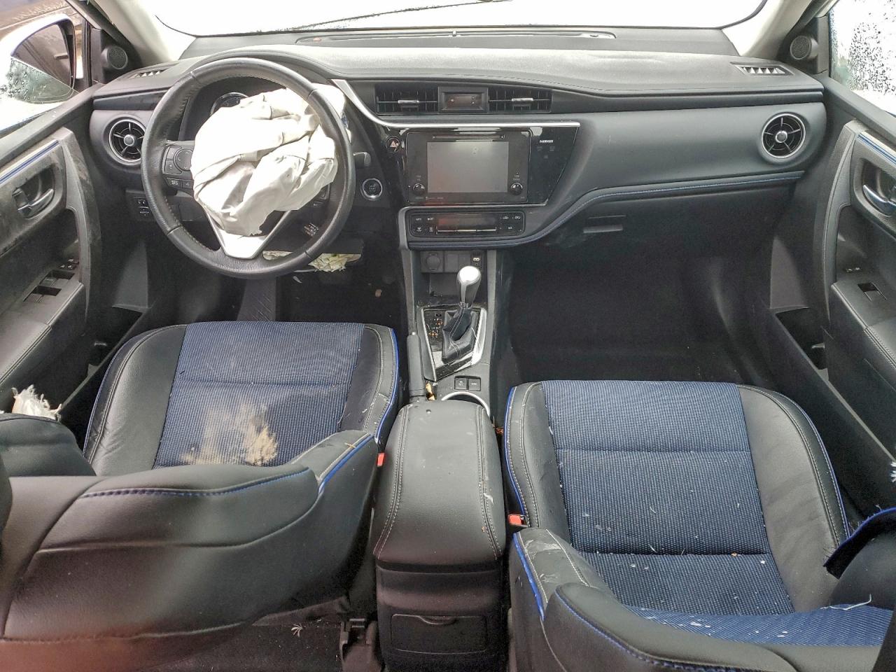 Toyota Corolla L Image 13