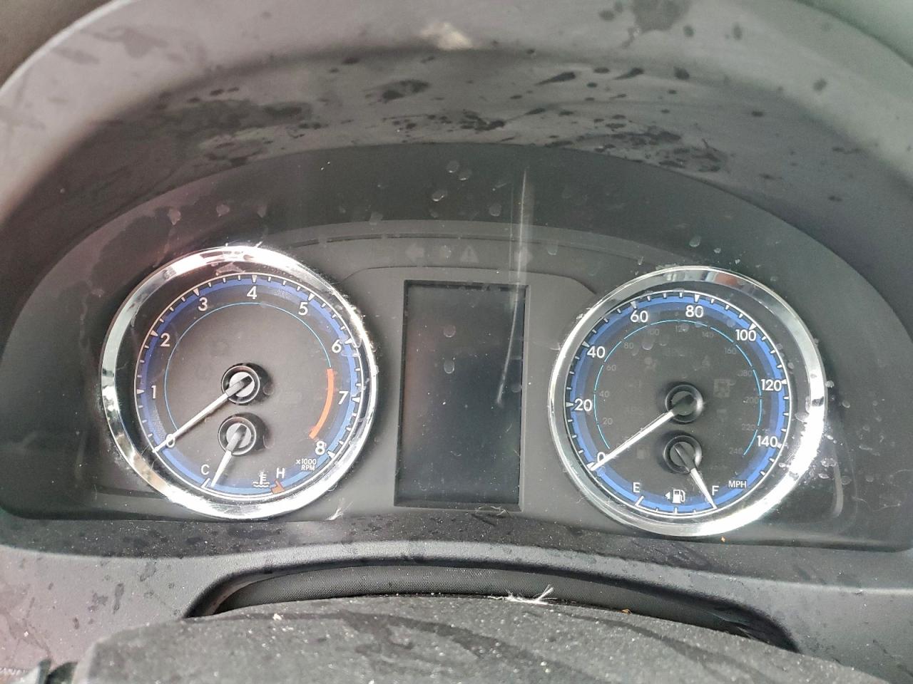 Toyota Corolla L Image 9