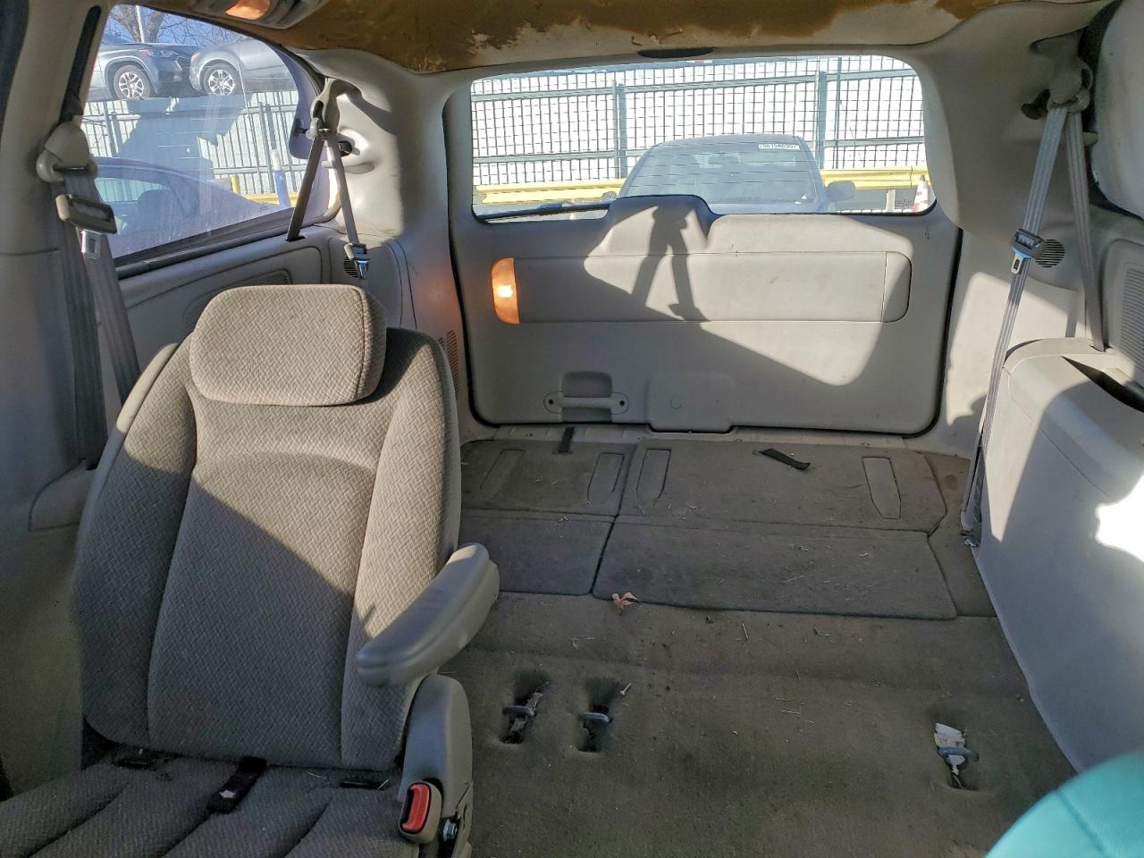 Dodge Caravan Sxt Image 3