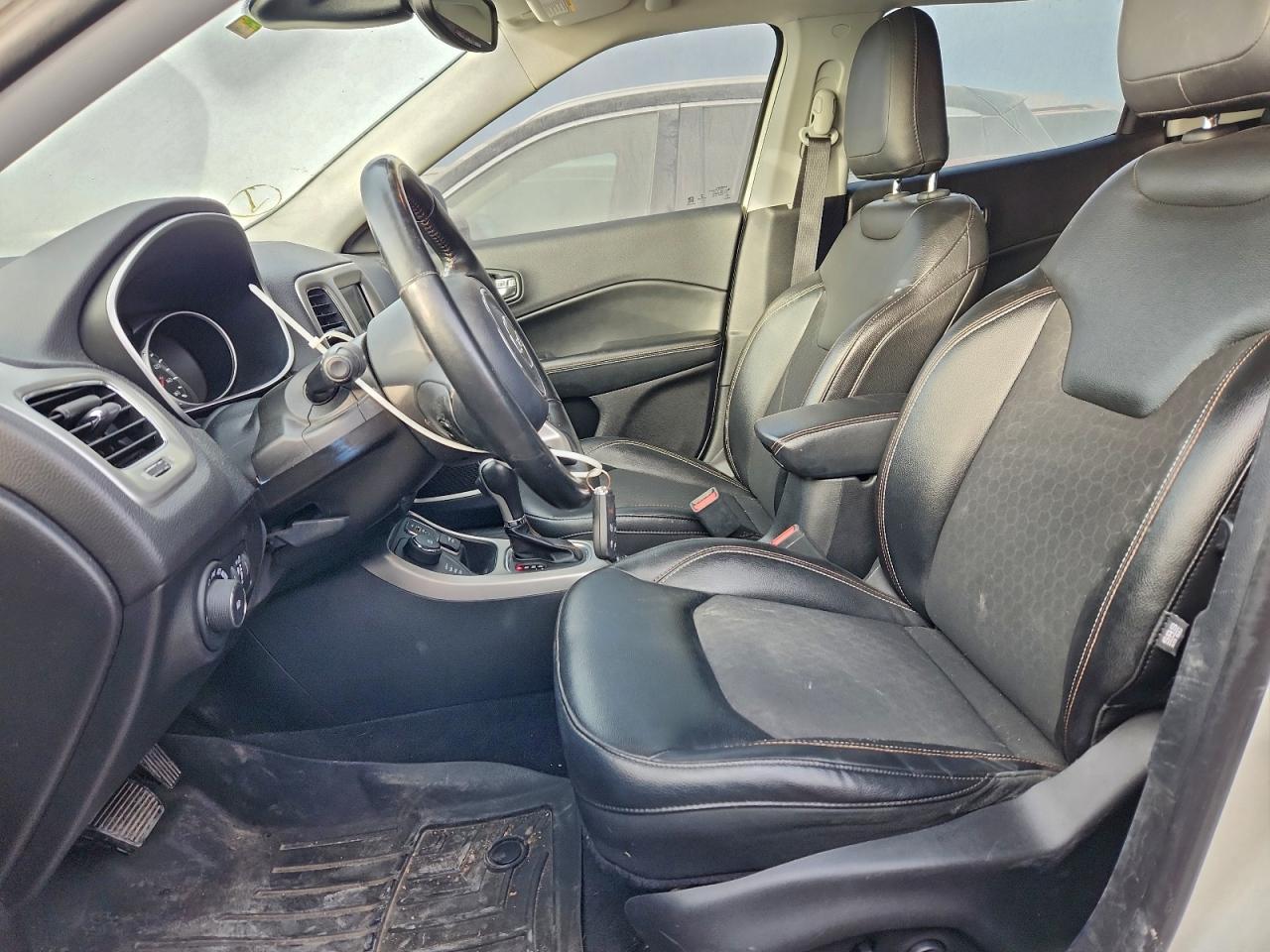 Jeep Compass Latitude Image 3